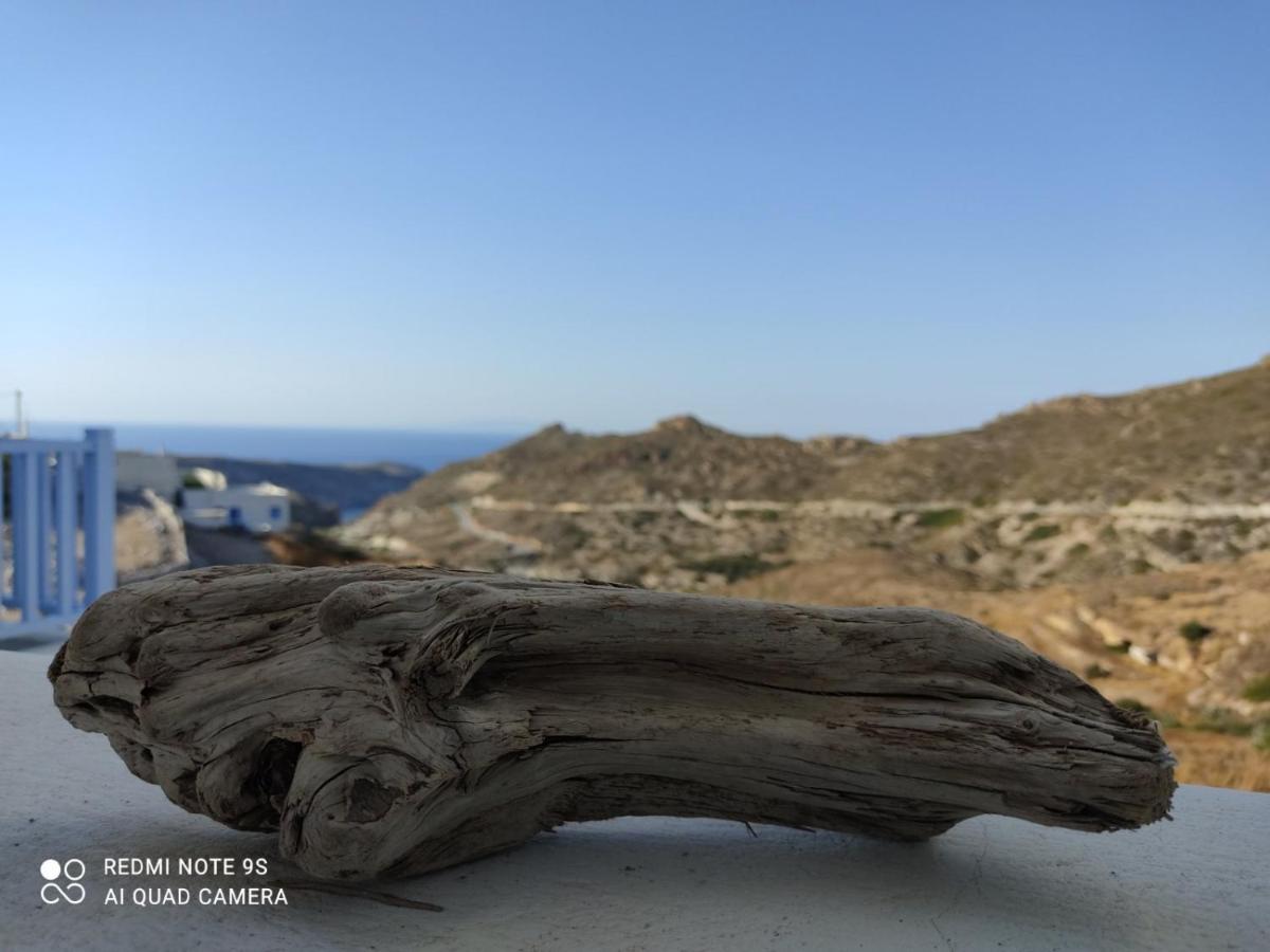 Stilvi Milos Plaka  المظهر الخارجي الصورة